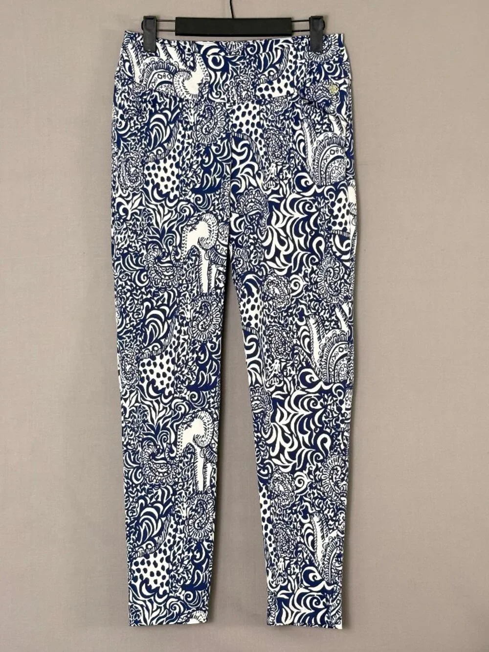 Lilly Pulitzer Luxletic Blue White Paisley Tile Print Leggings Pants Size 4 - Picture 2 of 10